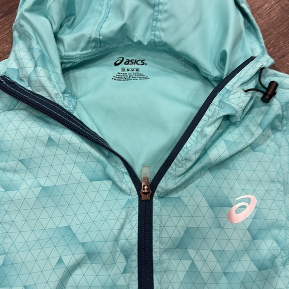 ASICS water resistant running jacket - Picture 4 of 5